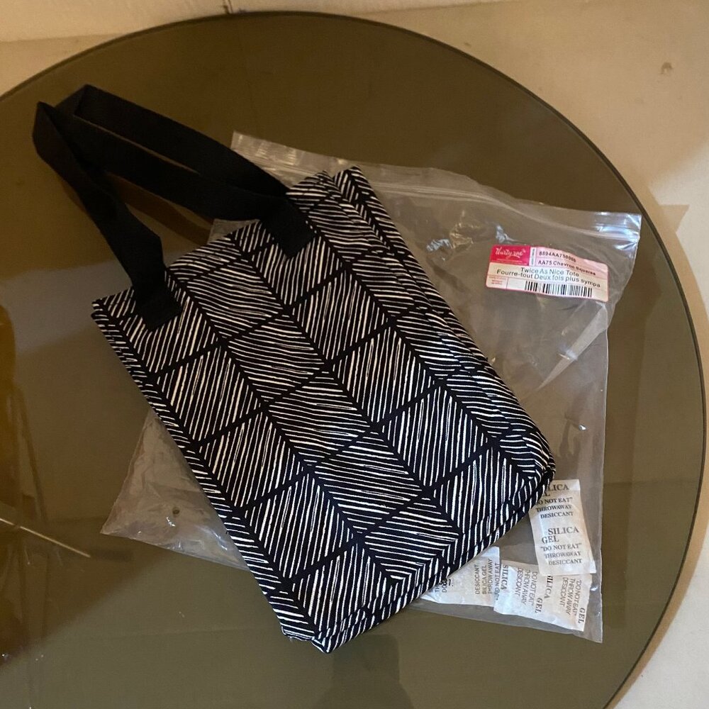 Thirty-One Twice as Nice Tote – Black & White Geometric